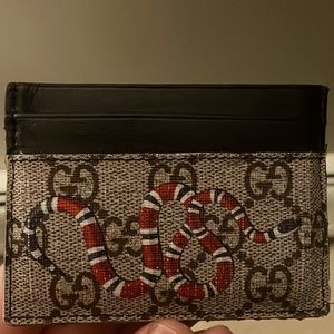Authentic Gucci card holder im looking for a change
